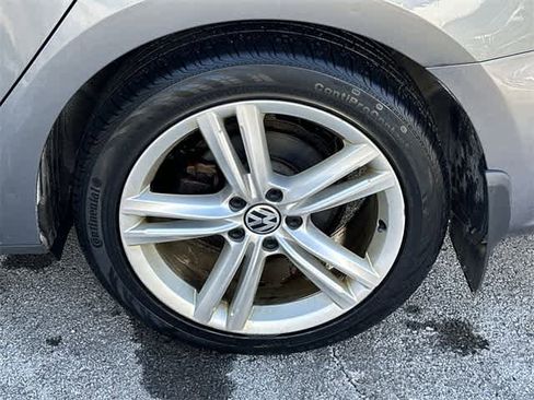 Used 2014 Volkswagen Passat TDI SE image 5