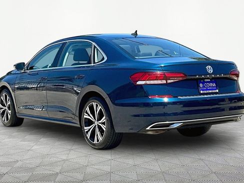 Used 2021 Volkswagen Passat 2.0T SE FWD image 4