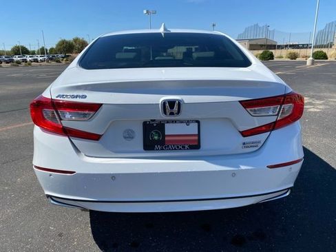 Used 2021 Honda Accord Touring image 4