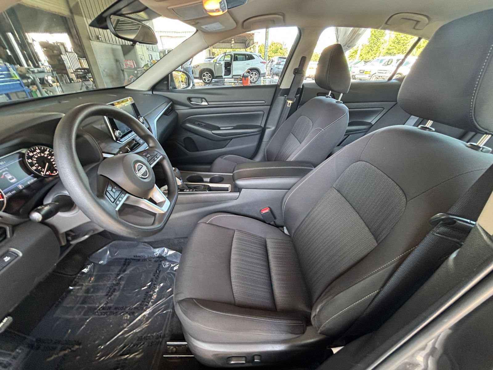 Used 2025 Nissan Altima 2.5 SV FWD image 26