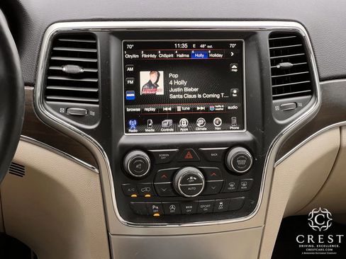 Used 2017 Jeep Grand Cherokee Limited w/ Luxury Group II image 18