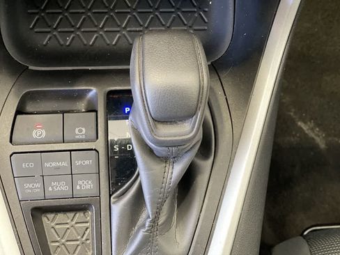 Used 2024 Toyota RAV4 LE AWD/4WD image 21