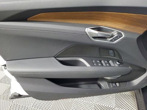 Used 2023 Audi e-tron GT Premium Plus image 19