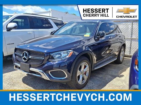 Used 2018 Mercedes-Benz GLC 300 4MATIC image 1