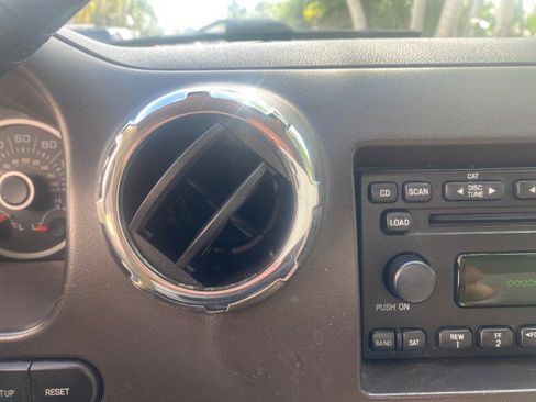 Used 2006 Ford Expedition Eddie Bauer image 46