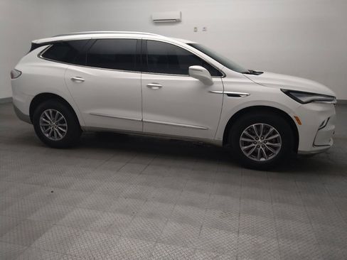Used 2023 Buick Enclave Essence w/ Sound and Sites Package FWD image 11