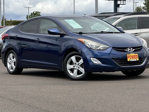 Used 2013 Hyundai Elantra GLS w/ Preferred Pkg FWD image 2