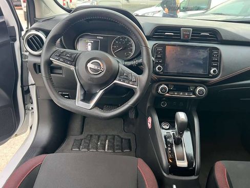 Used 2025 Nissan Versa SR image 10