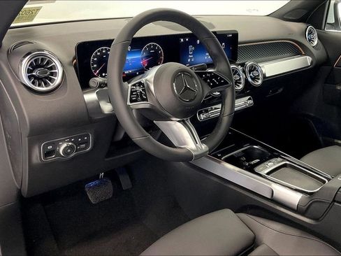 New 2026 Mercedes-Benz GLB 250 4MATIC image 8