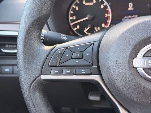 Used 2024 Nissan Altima 2.5 SV FWD image 27
