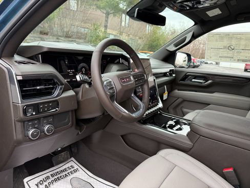 New 2026 GMC Yukon Elevation image 13