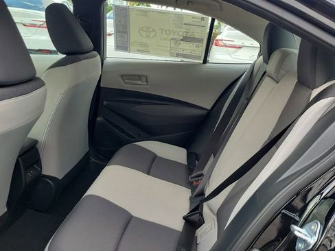 Used 2025 Toyota Corolla LE image 6