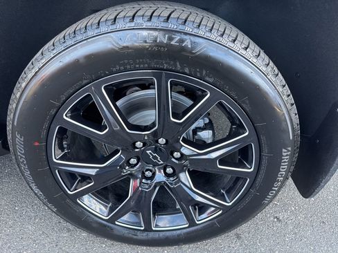 New 2026 Chevrolet Suburban Premier AWD/4WD image 10