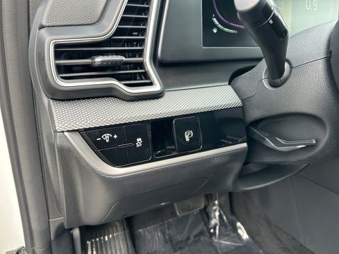 Used 2023 Kia Sportage LX image 22