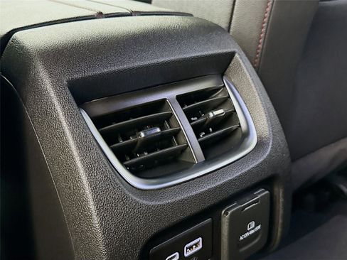 Used 2022 Chevrolet Blazer RS image 25