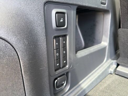 Used 2025 Ford Expedition Active AWD/4WD image 26