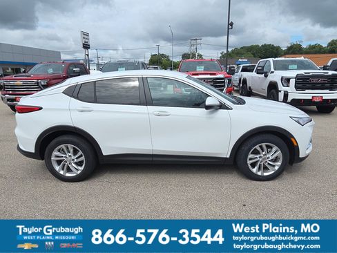 Used 2025 Buick Envista Preferred w/ Convenience I Package FWD image 9