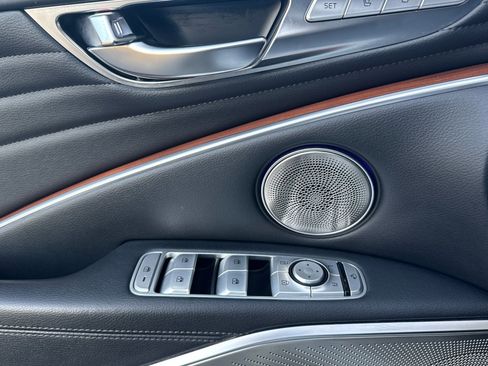 Used 2019 Kia K900 Luxury w/ VIP Package image 12