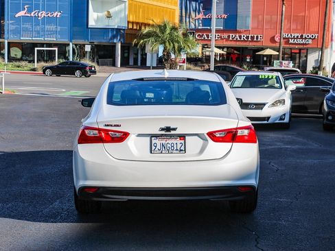 Used 2018 Chevrolet Malibu LT w/ Leather Package image 10