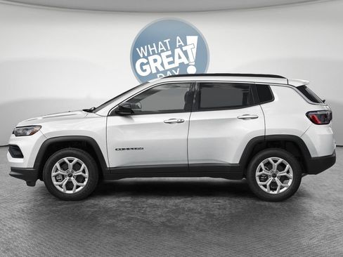 New 2025 Jeep Compass Latitude AWD/4WD image 6