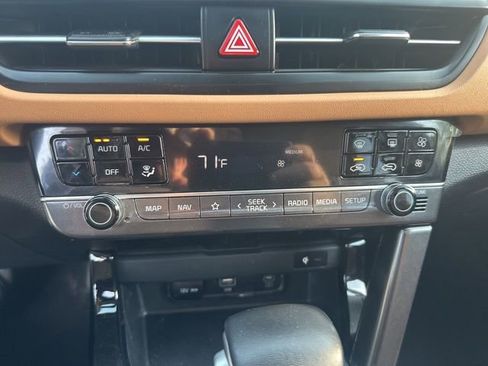 Used 2025 Kia Seltos EX w/ EX Sunroof Package AWD/4WD image 14