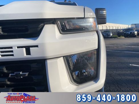 Used 2022 Chevrolet Silverado 2500 Custom w/ Custom Value Package image 12