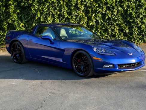 Used 2007 Chevrolet Corvette Coupe w/ Preferred Equipment Group RWD image 3