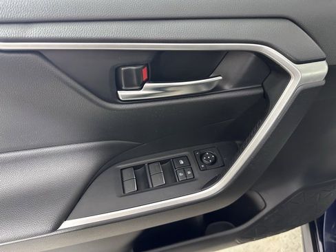 Used 2023 Toyota RAV4 SE image 21