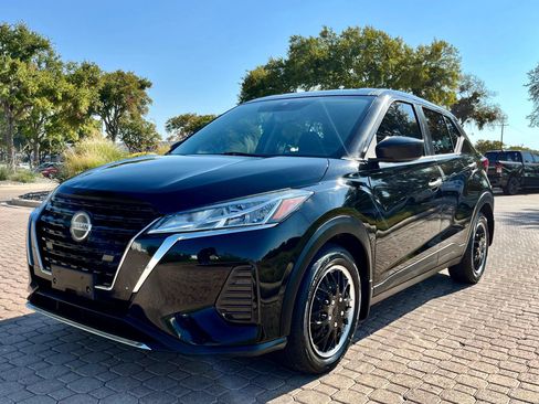 Used 2021 Nissan Kicks S w/ Interior Electronics Package FWD image 5