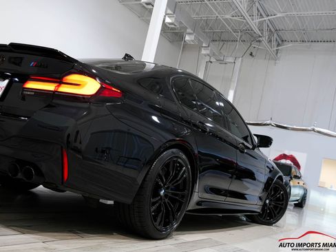 Used 2021 BMW M5 image 43