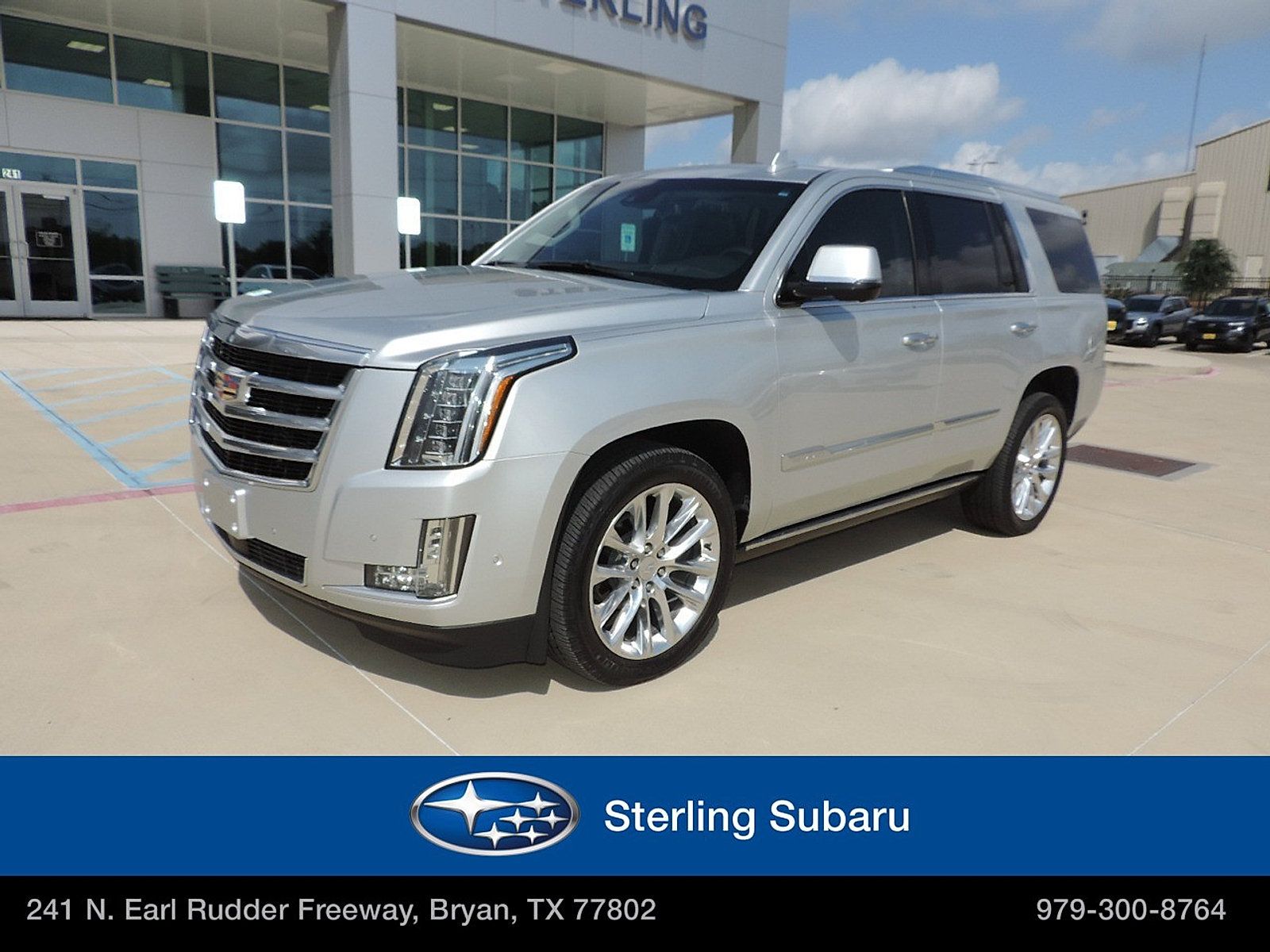 Used 2020 Cadillac Escalade Premium Luxury AWD/4WD image 1