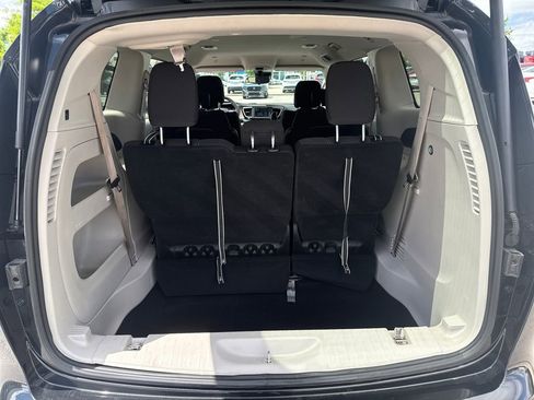 Used 2023 Chrysler Voyager LX FWD image 31