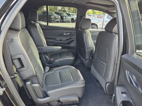 Certified 2023 Chevrolet Traverse Premier FWD image 22