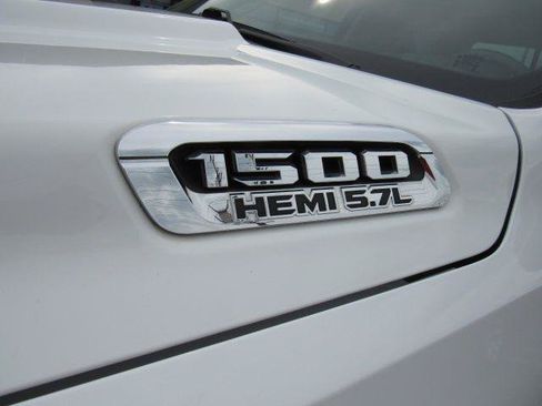 Used 2019 RAM 1500 Tradesman AWD/4WD image 9