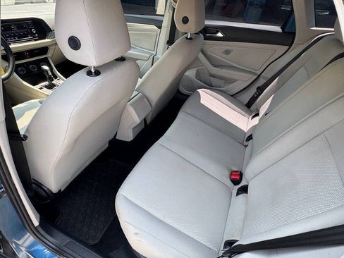 Used 2019 Volkswagen Jetta SE FWD image 14