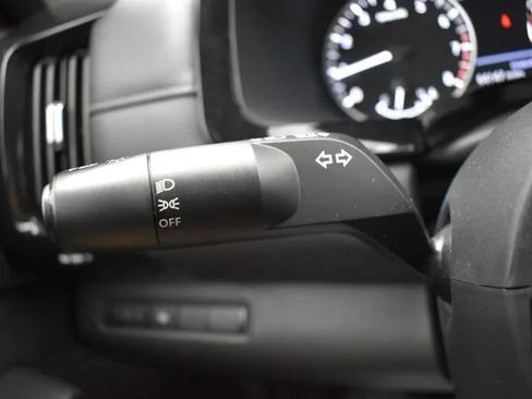 Used 2024 Nissan Pathfinder SV FWD image 25