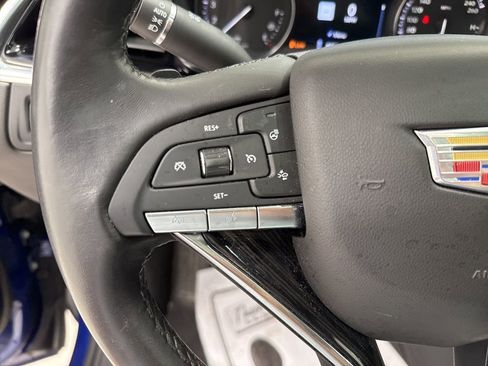 Used 2023 Cadillac XT6 Premium Luxury image 29