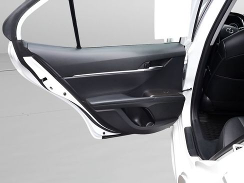 Certified 2023 Toyota Camry SE FWD image 16