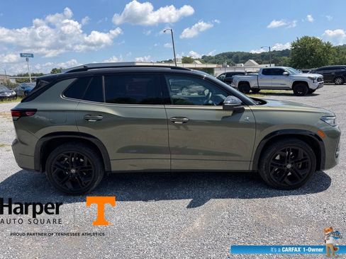 Used 2025 Volkswagen Tiguan SE R-Line AWD/4WD image 6