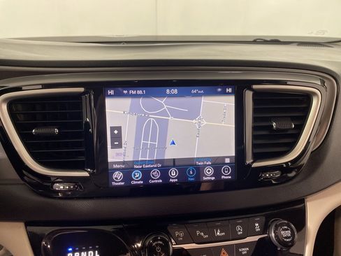 Used 2020 Chrysler Pacifica Touring-L Plus w/ Tire & Wheel Group image 15