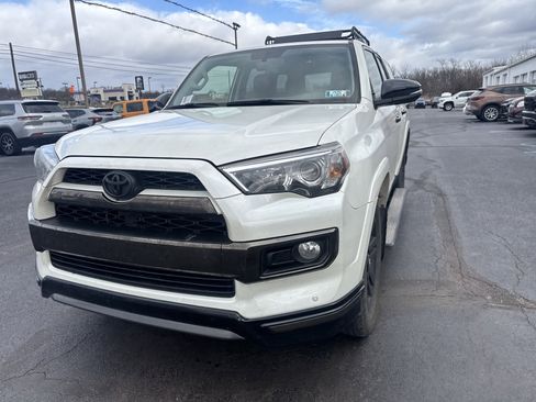 Used 2019 Toyota 4Runner Limited image 10