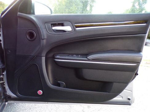 Used 2017 Chrysler 300 S image 20