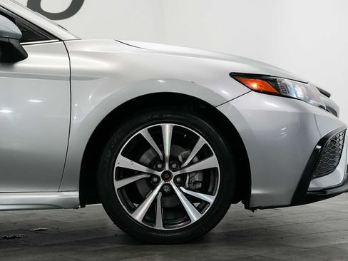Used 2021 Toyota Camry SE FWD image 9