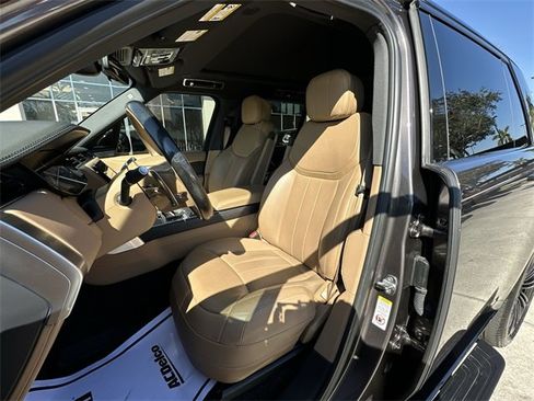 Used 2025 Land Rover Range Rover Long Wheelbase SE image 19