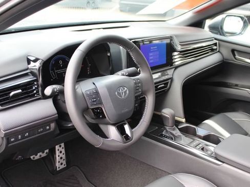 Certified 2026 Toyota Camry SE FWD image 33
