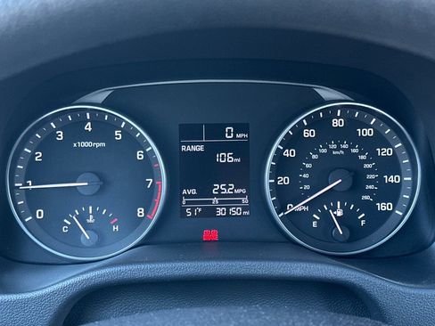 Used 2017 Hyundai Elantra SE w/ Cargo Package image 21