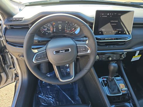 New 2026 Jeep Compass Latitude image 18