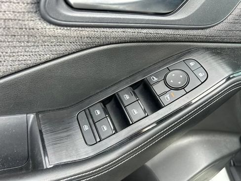 Used 2022 Nissan Rogue SV FWD image 13