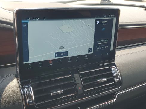 Certified 2024 Lincoln Navigator Reserve AWD/4WD image 16