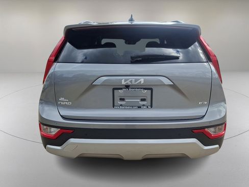Used 2023 Kia Niro EX image 9